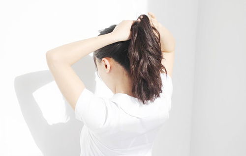 一、 头发护理频率之动态调节机制