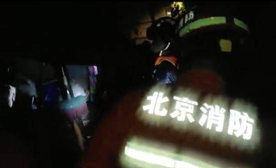(二) 环境磁场:邻舍互动催生 