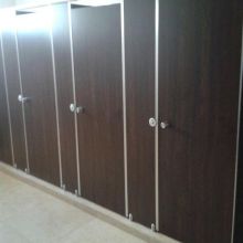 1. 木质屏风：自然和谐的象征