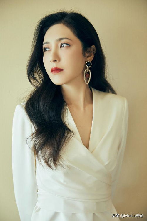 曾黎的惊艳高级照片，能否分享一下她的八字命理分析？
