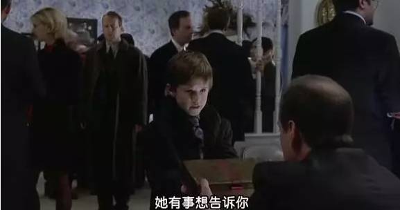 敲门声的回响：绝望与求救