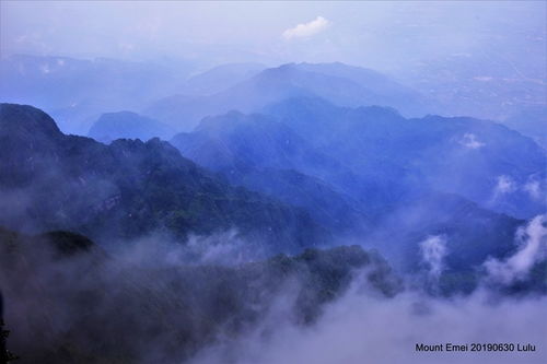 1. 山水画悬挂以调节气场