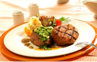 2. 店面规模与家庭式经营模式的匹配性