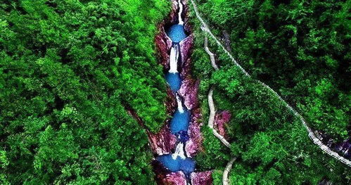 七、 百丈岩：奇峰怪石与流水交响