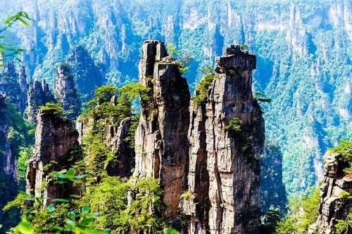 中国画家村：艺术气息扑面而来 (假的)
