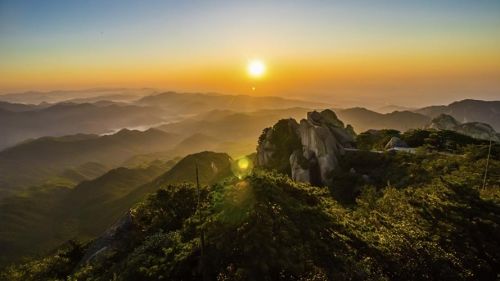 徒步上山：一场体力与意志的较量(以及我的崩溃边缘)