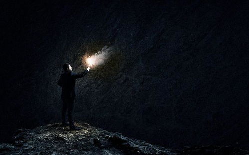 ：黑暗意象与玄学符号的深度解构