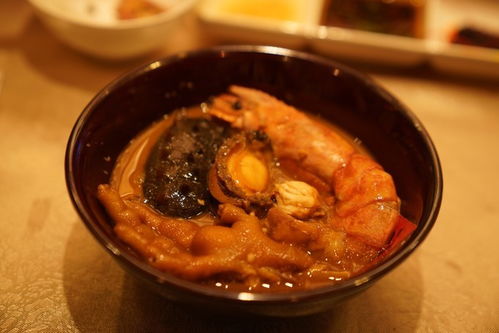 4. 美食：热气腾腾的安慰