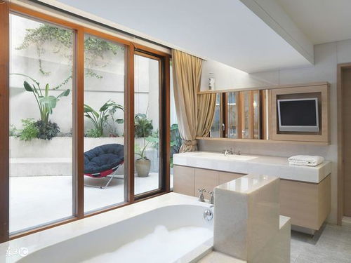 三、家里的玻璃窗或者镜面开裂