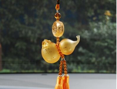 一、 苹果挂件的多重象征意义：从传统文化到现代解读