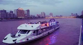 三、 登船那一刻，我以为自己在赶绿皮火车