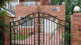 二、 材质选择与美学协调性问题