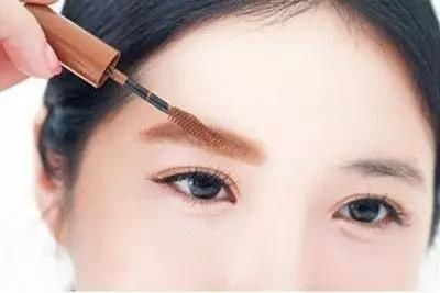 眉毛：长度与脾气、 胆识之关系