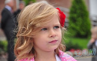 三点水起名的女孩名字有哪些？能否推荐一些中间带三点水的长名字？