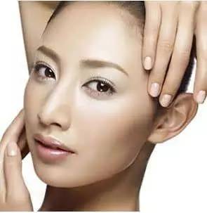 五、鼻子塌陷：财运不足与自信缺失