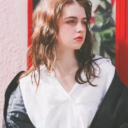 一、 欧美风女生网名的流行趋势及核心特征