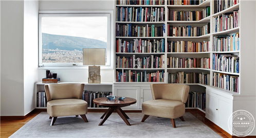 书柜布局：压煞位与留白艺术