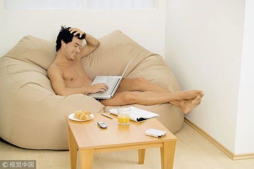 个人情绪波动与环境氛围：情绪共振下的微妙影响