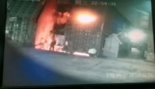 事件回溯：超市中的“异象”