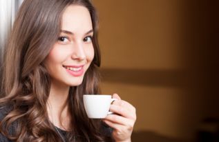 八字眼的女人命运如何，性格特点怎样？