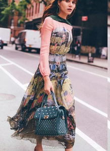 2. 颜色搭配太重要了！（关乎气质！）