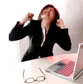 二、 梦里恋人或爱人经常当着自己的面和其他异性关系密切