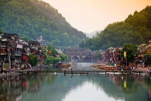 避开“人挤人”：2024年凤凰古城最佳旅游时间表