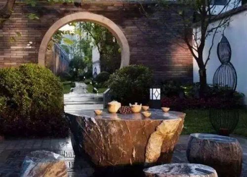 金元素：刚毅与纯净的象征