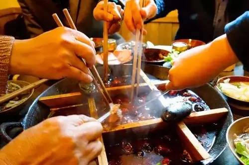 四、美食探险：挑战你的肠胃极限