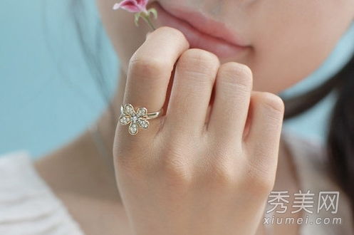 三、  情感支撑的更多元性：从闺蜜情到婚姻关系底气的实证留意