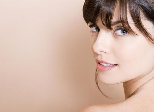 一、  吊眼男性的面相学特征解析：内敛深沉与性格的双重性