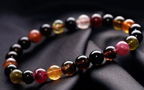 一、  碧玺的灵性属性与生理心理效应