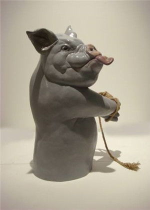 潜在动机剖析：利益驱动下的双面策略