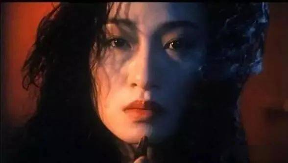Amy成为鬼崭新娘背后隐藏着怎样神秘力量？