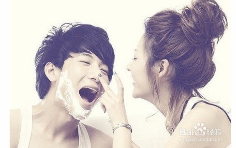 二、  情感符号的二元对立与阴阳平衡的玄学解读