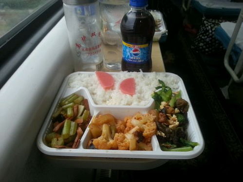 #盒饭贵得离谱#——45块钱一份，是不是在卖黄金？