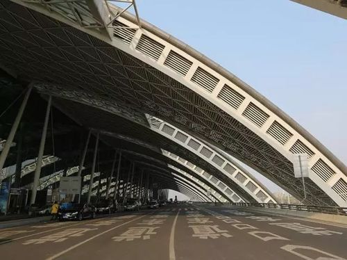 从双流机场起飞的那一刻，  这场“反套路”之旅就开始了