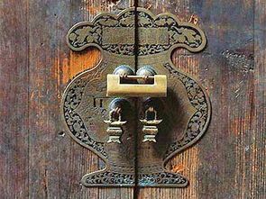 八字金命土旺，土旺之人最忌讳什么五行相克？