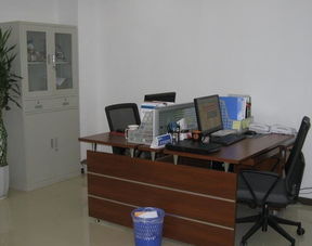 （二） 财务室大门与公司大门的相冲格局及其负面效应