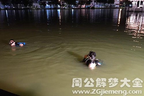 一、 梦见自身跌入河流的基本象征及其初步解读