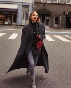 元月7日五行穿衣，我应该选择什么吉祥色来搭配我的衣服呢？