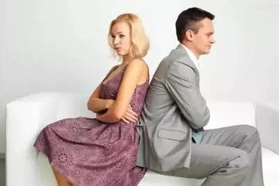 三、 婚姻满意度对联系决策的调节作用