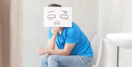 出门偶遇他人如厕，此景吉凶如何判断？