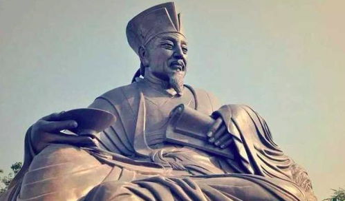 一、 意象解读：动静结合中的历史回响