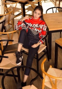 关晓彤生辰八字和女性内衣广告哪个更吸引你？