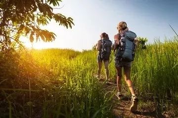旅行纪念品不是冰箱贴， 是你钱包里那张皱巴巴的登机牌背后的故事