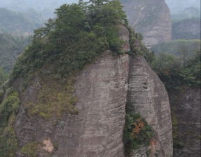 必游景点：万佛山丹霞奇观 人少景更美