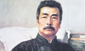 夜深人静， 鲁迅独坐书桌，忽见桌角一抹幽光，惊恐不已