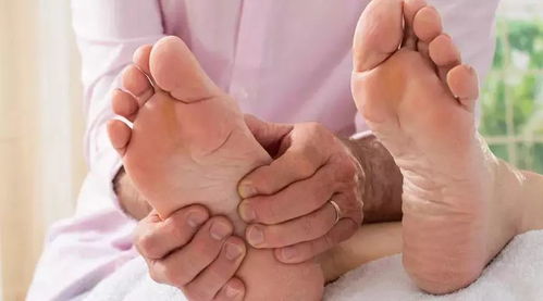 八字脚的人是什么生肖？男人八字脚能改好吗？