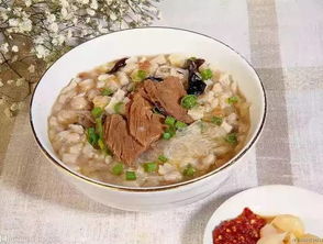 a) 陕北凉皮 & 羊肉泡馍 & 油糕 （必须尝试！）